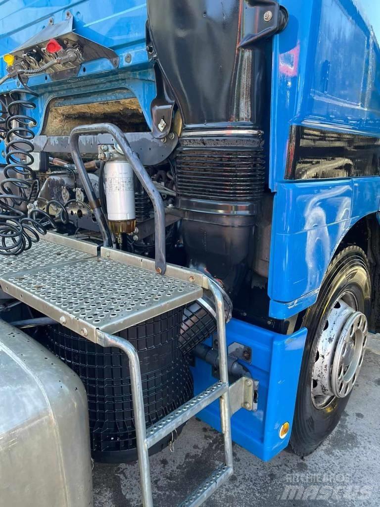 Mercedes-Benz 1843 牵引车