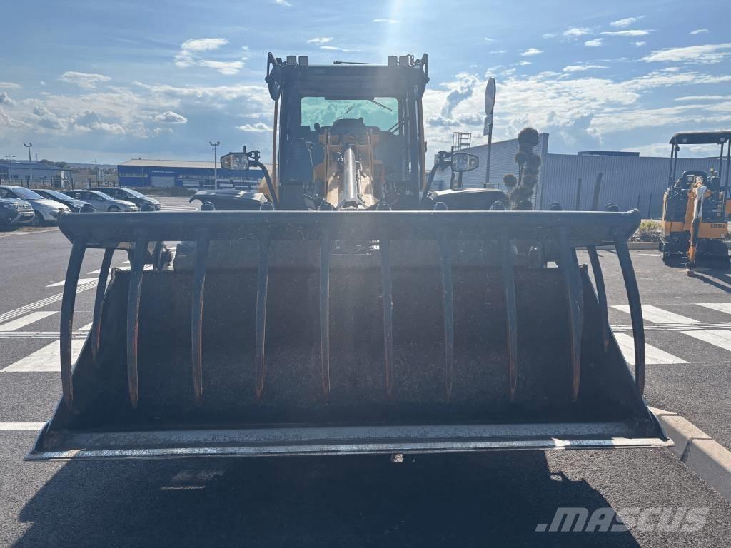 JCB TM 320 S 电动叉车