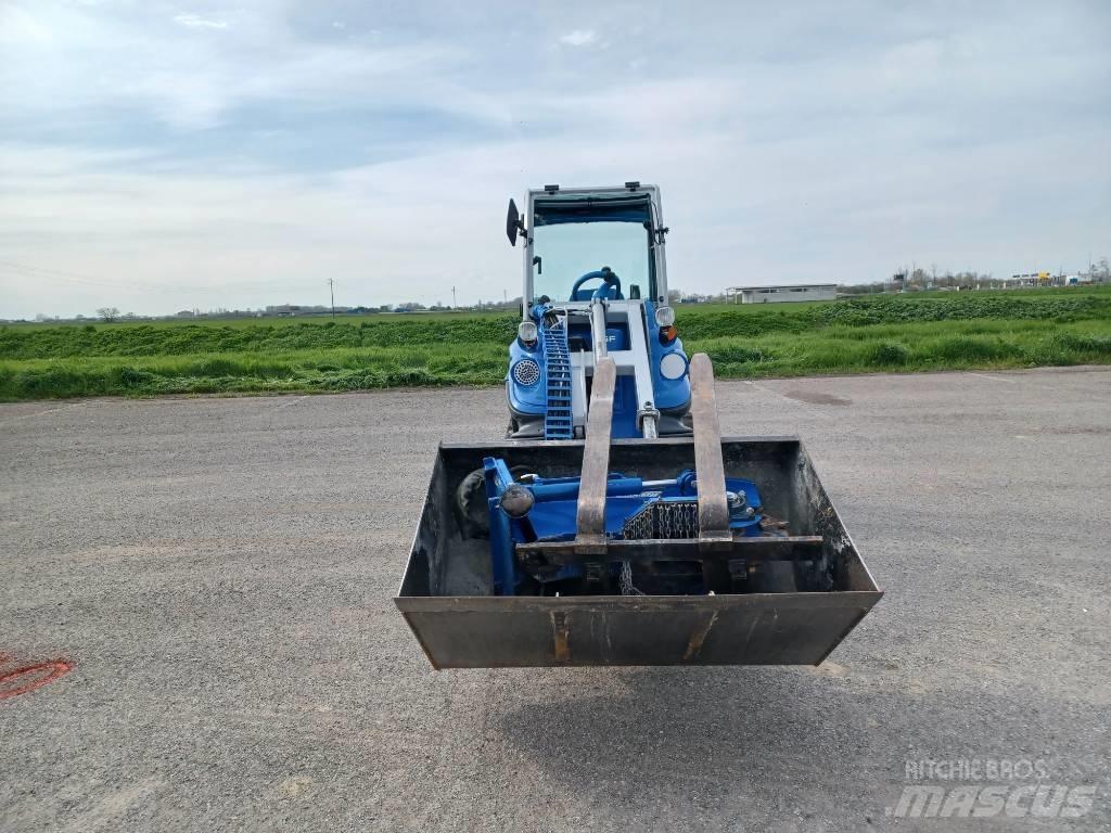 Multione SL840 4WD 滑移装载机