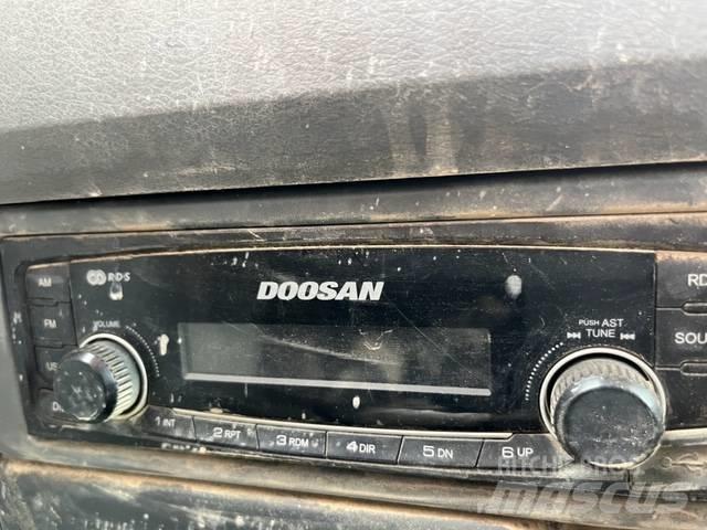 Doosan DX 140 LC 履带挖掘机