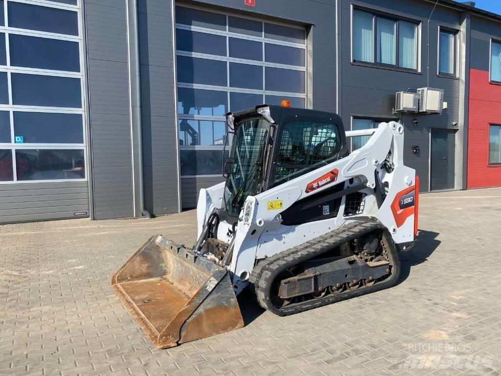 Bobcat T 590 滑移装载机