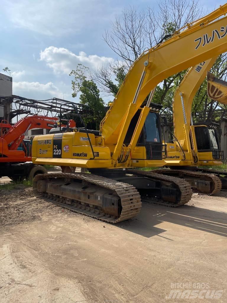 Komatsu pc220-8 履带挖掘机