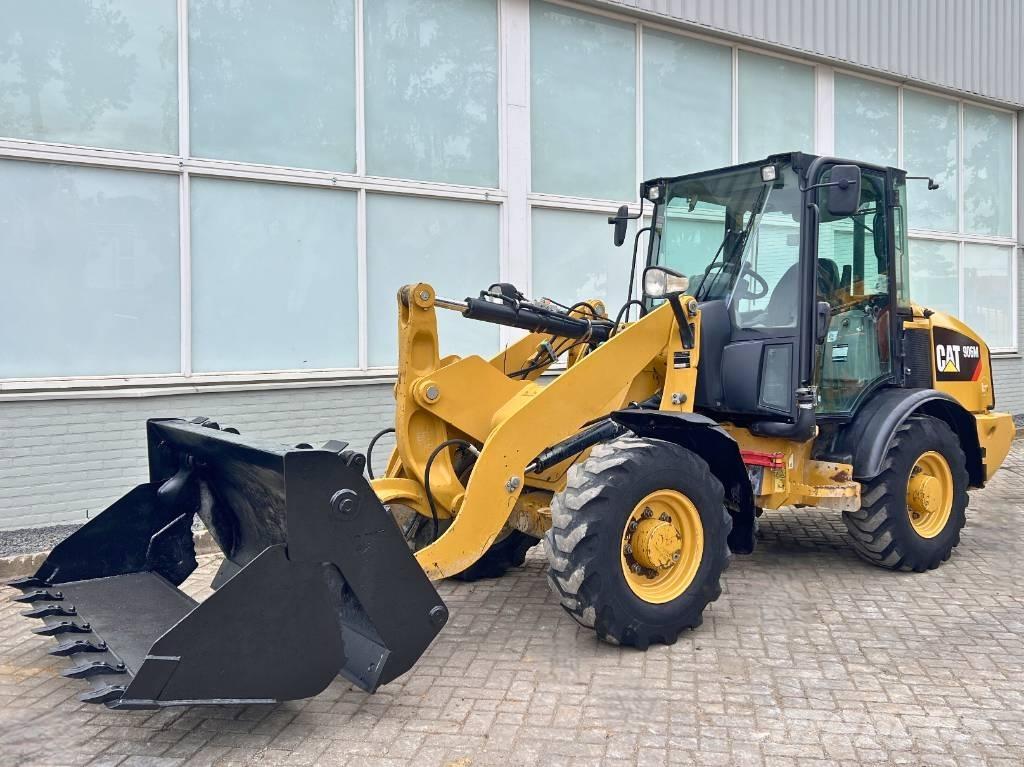 CAT 906 M    2016 轮式装载机