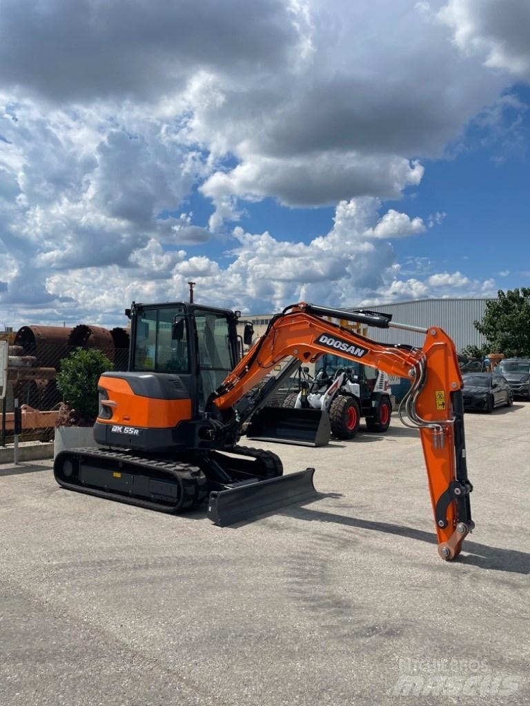 Doosan DX55r 小型挖掘机