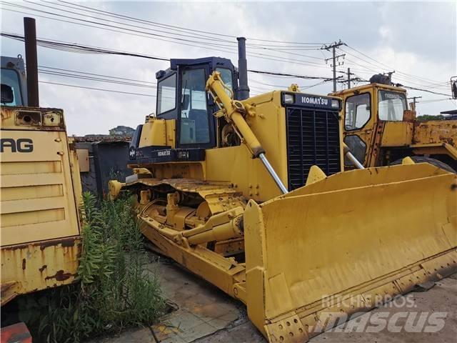 Komatsu D85-21 履带式推土机