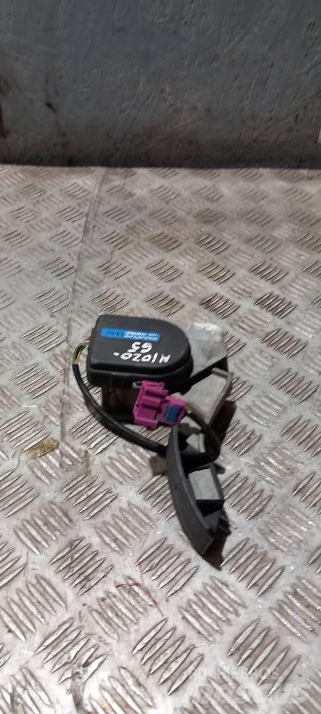 MAN TGA   81259706100 驾驶室与内部