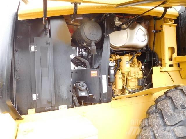 CAT 926M 轮式装载机