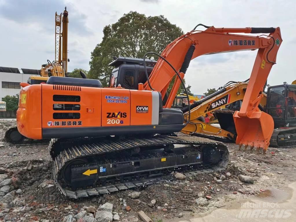 Hitachi ZX 200 履带挖掘机