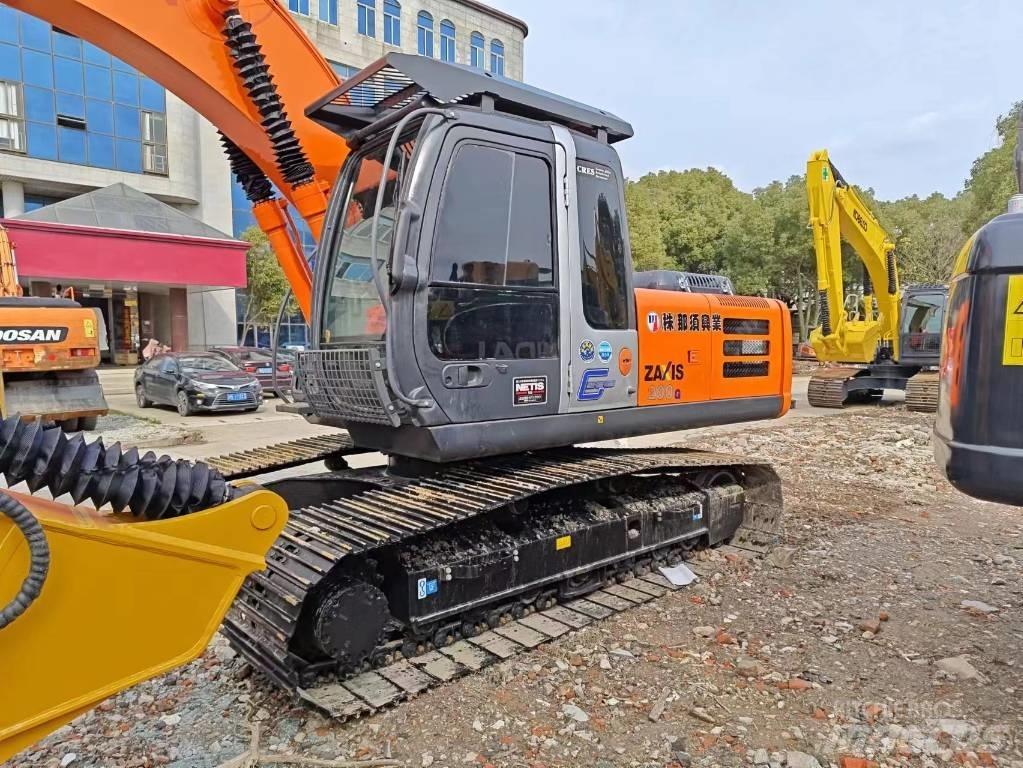 Hitachi ZX 200 履带挖掘机