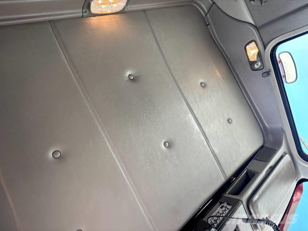 Kenworth W 900 牵引车