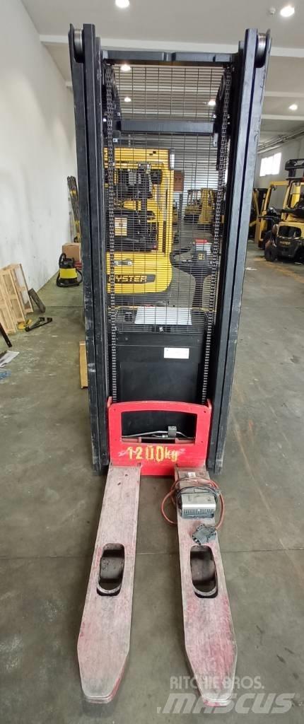 Hyster S 1.2 手托盘堆垛机