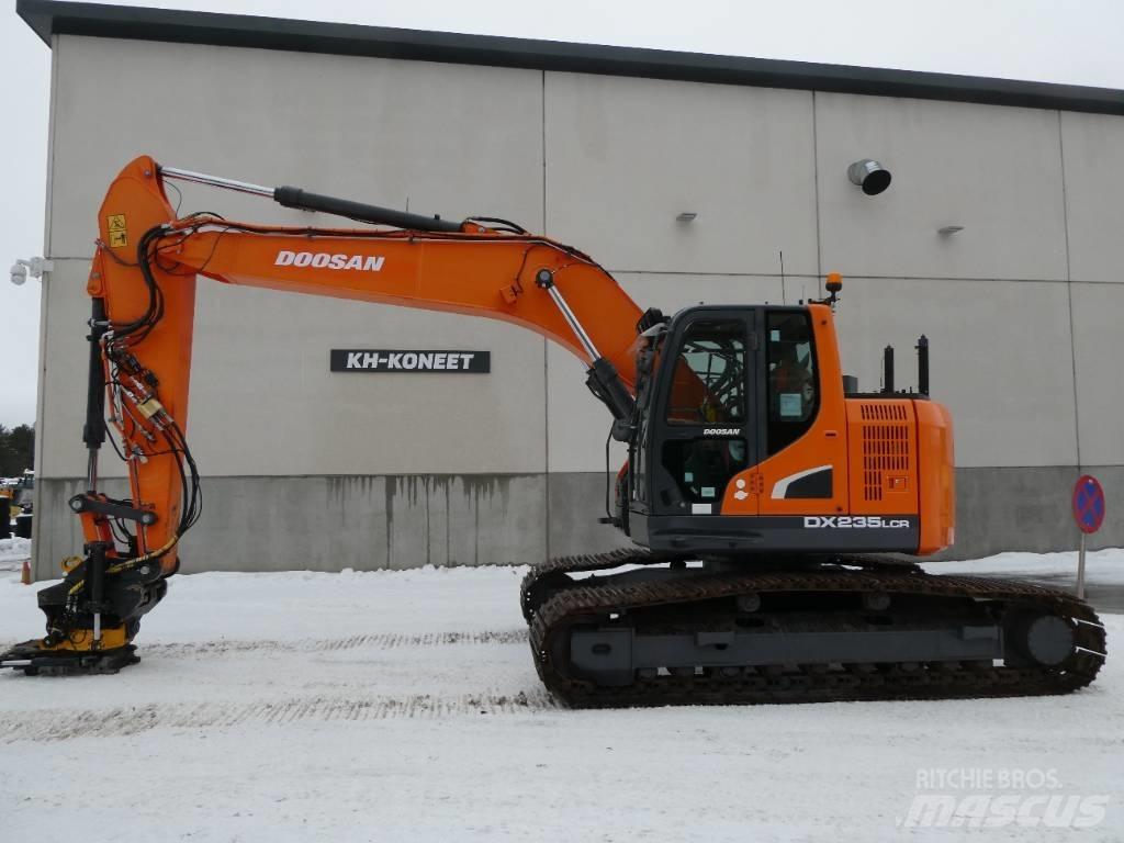Doosan DX 235 LCR-5 履带挖掘机