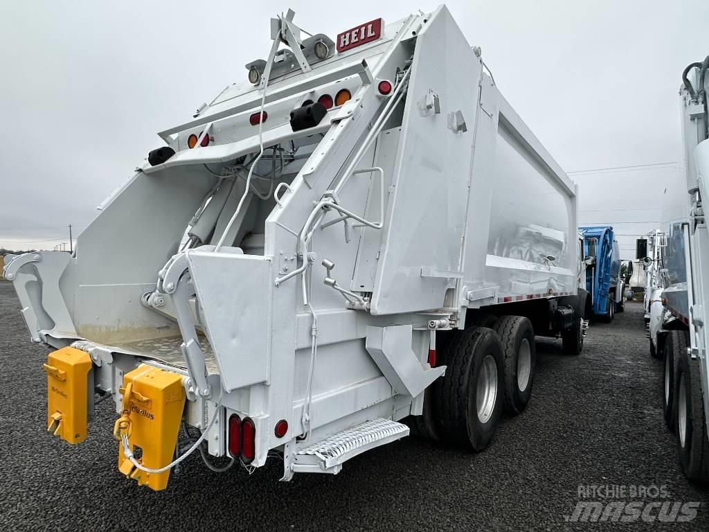 Mack MR 垃圾车