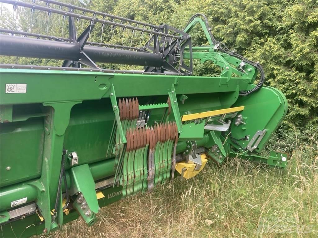 John Deere T560 联合收割机