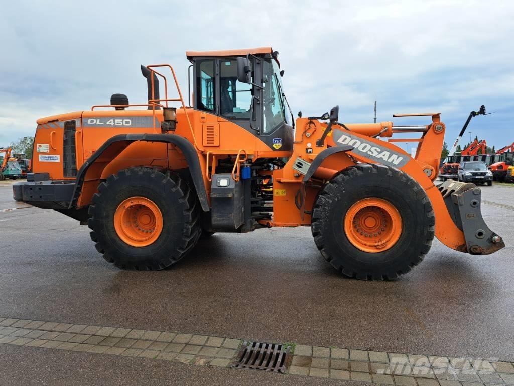 Doosan DL 450-3 轮式装载机