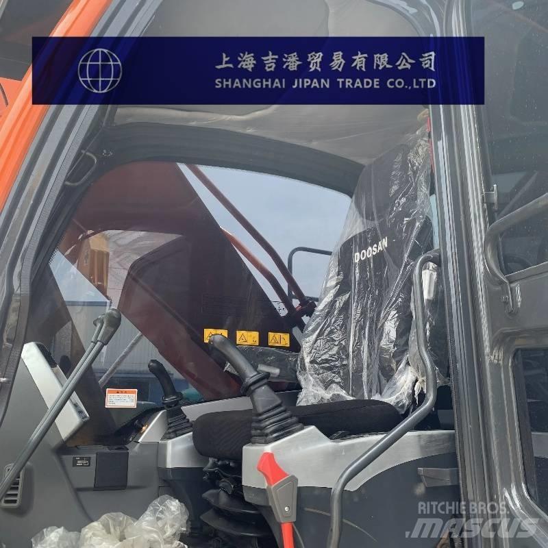 Doosan DX 300 履带挖掘机