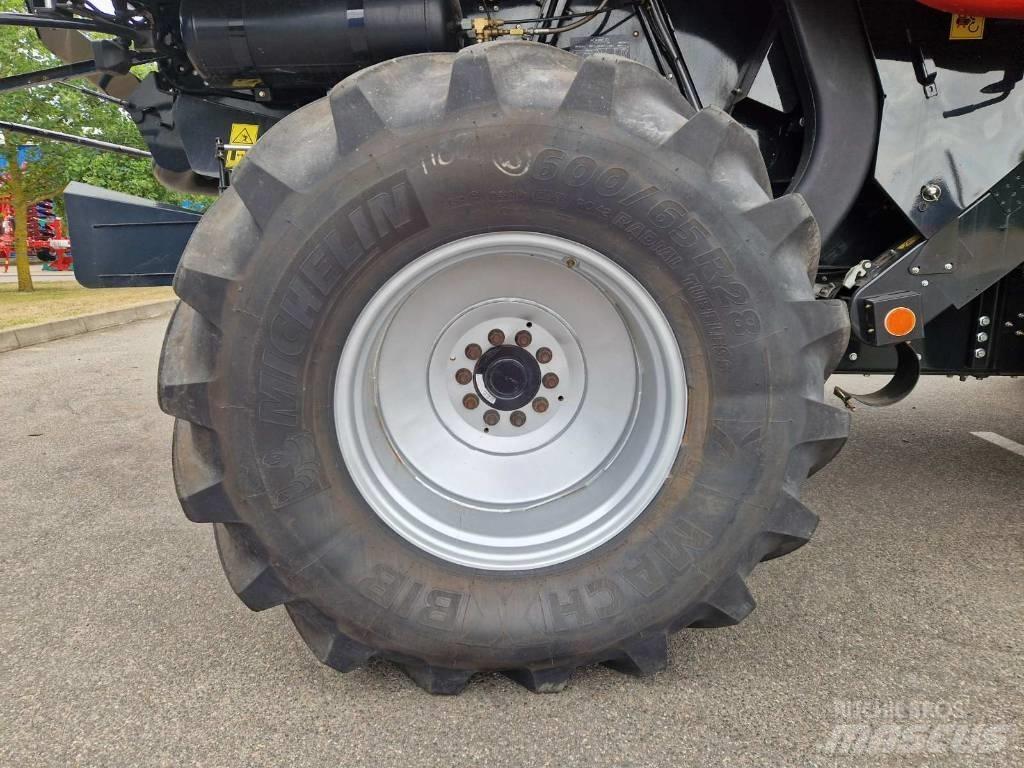 Case IH AF 7150 联合收割机