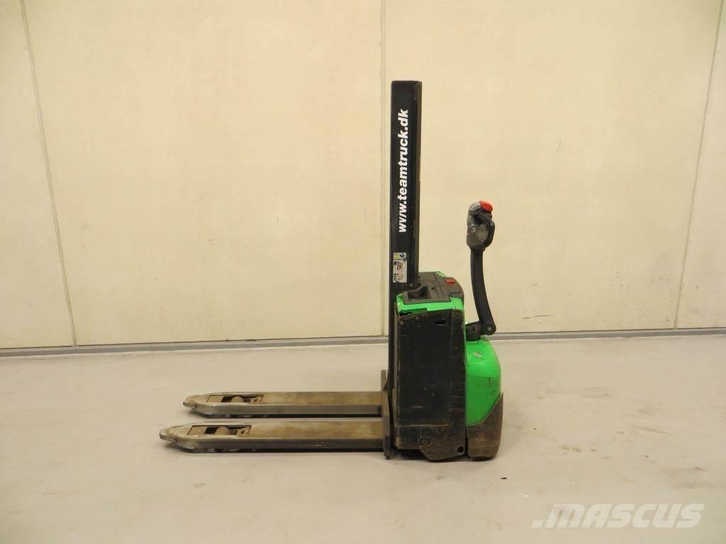 Cesab S208L 行走式堆垛机