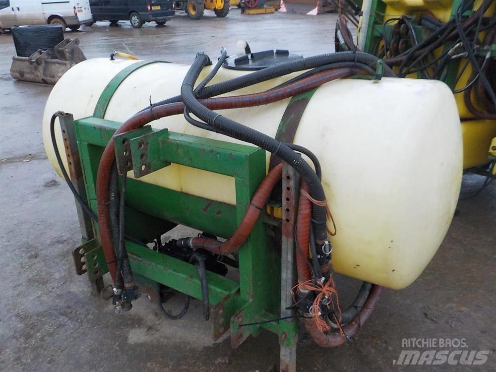 John Deere 510 牵引式喷雾机