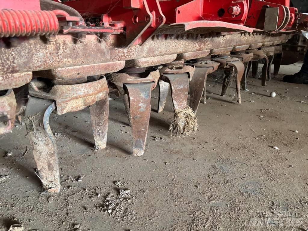 Kuhn HR 3003 D 动力旋转耙