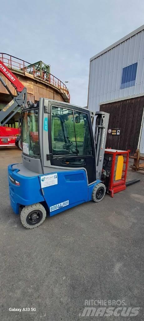 Jungheinrich EFG 320 电动叉车