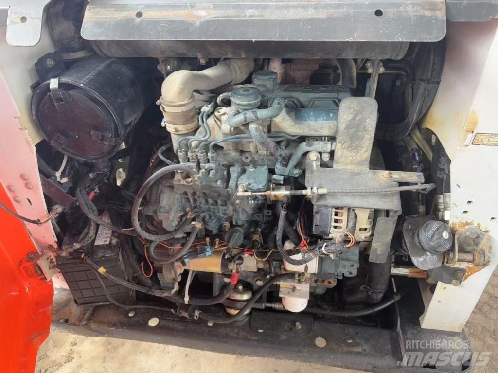 Bobcat S 630 滑移装载机