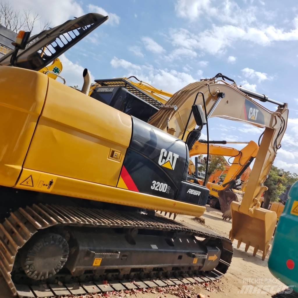 CAT 320D2 履带挖掘机