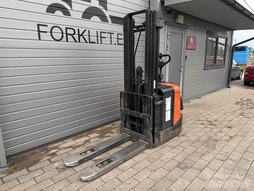 BT SPE125 手推堆垛车