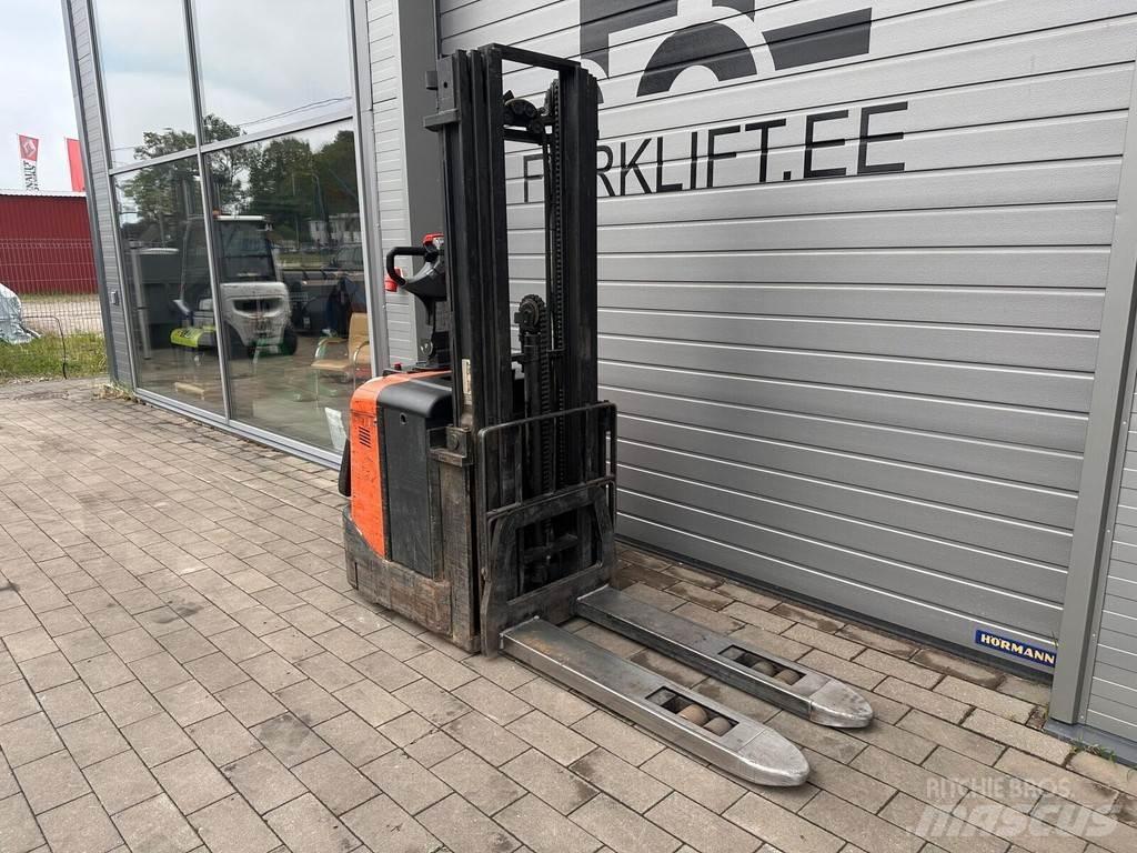 BT SPE125 手推堆垛车