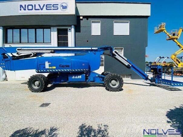 Genie Z135/70 曲臂高空工作平台