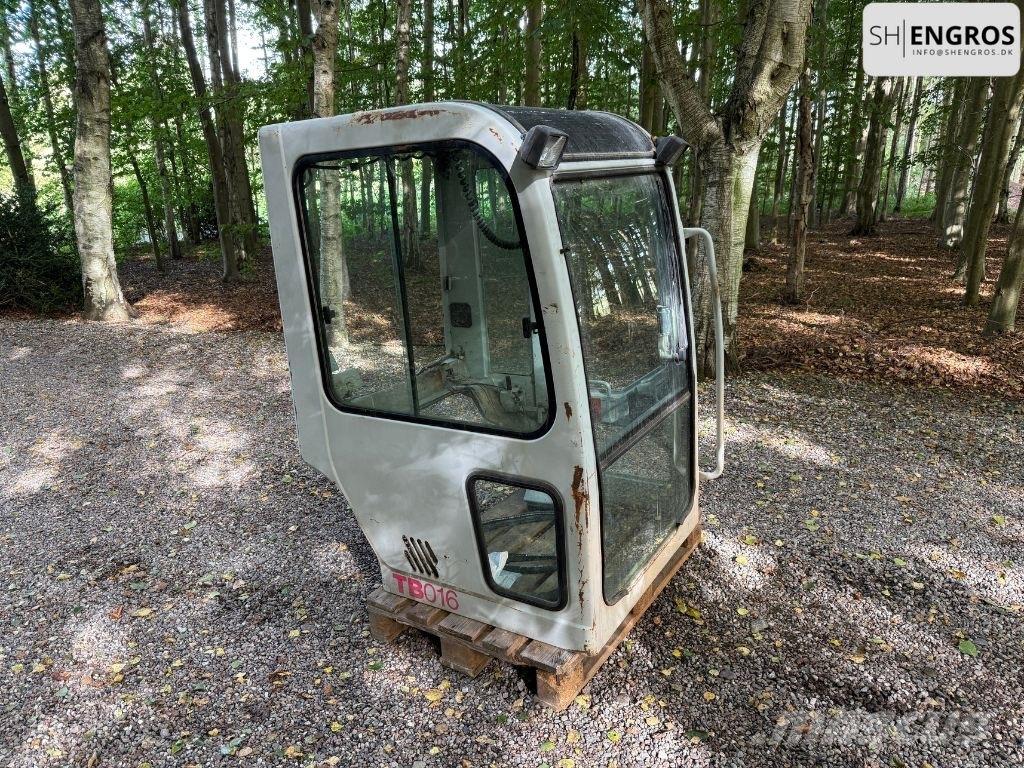 Takeuchi TB 016 小型挖掘机