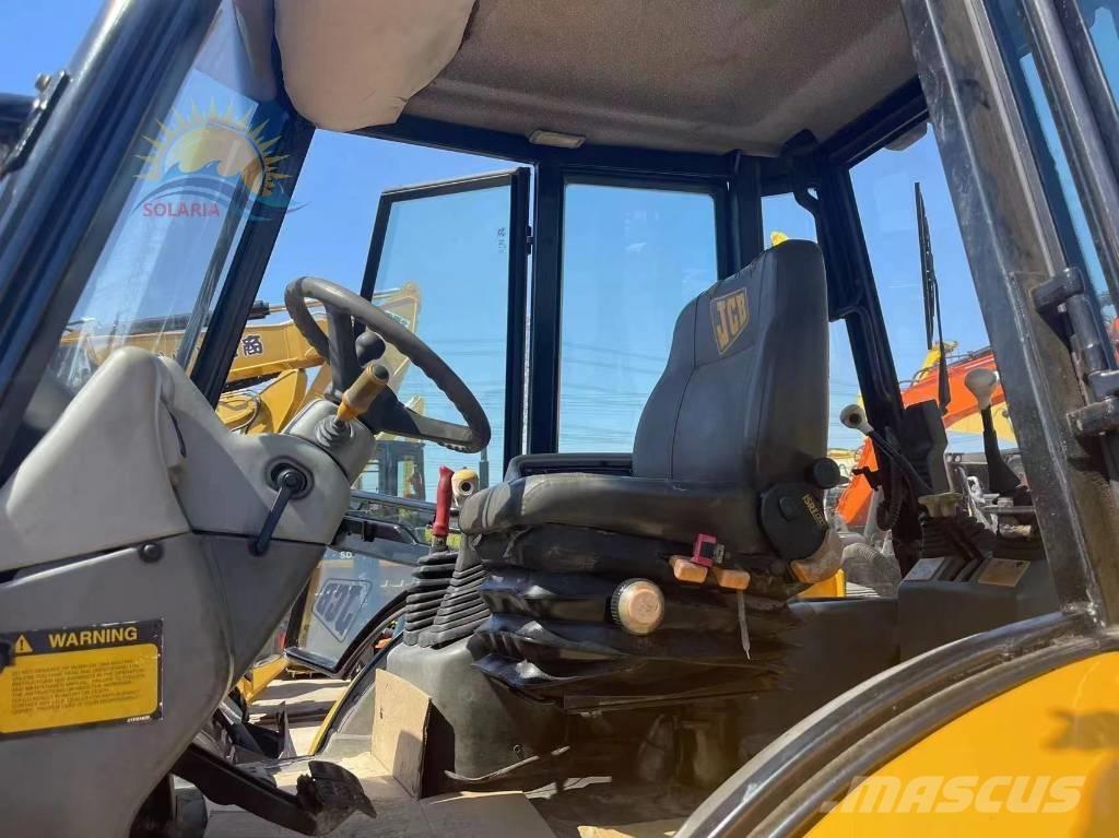 JCB 4CX 反铲装载机