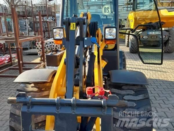Schäffer 2430 SLT 滑移装载机