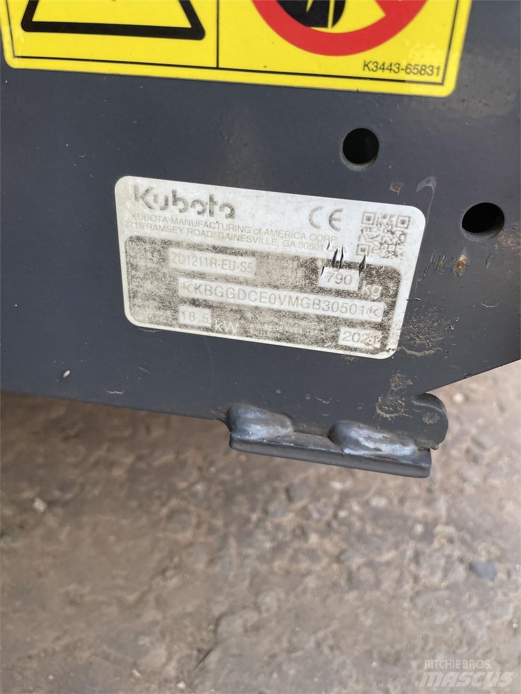 Kubota ZD 1211 骑乘式割草机