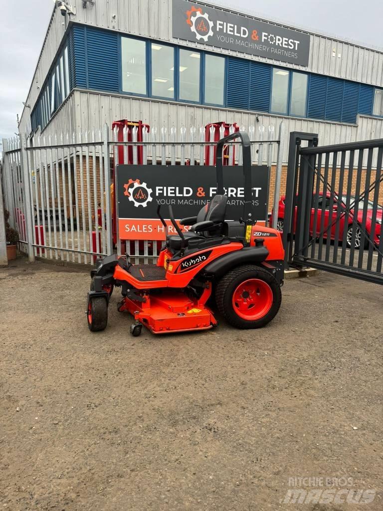 Kubota ZD 1211 骑乘式割草机