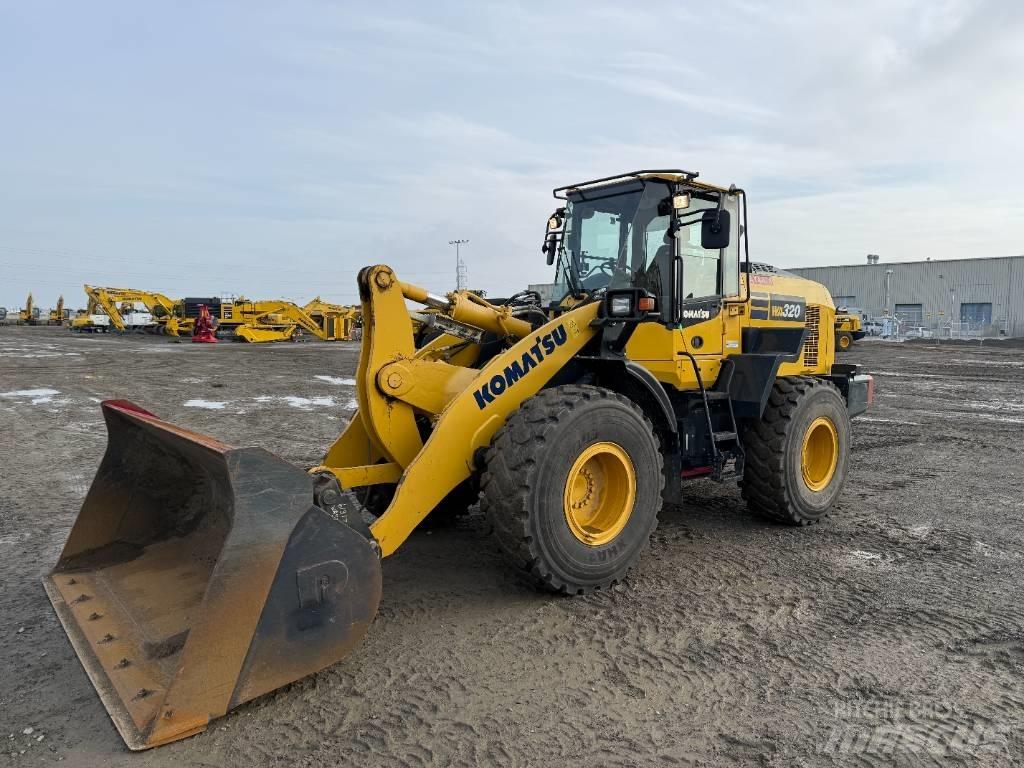 Komatsu WA320-8 轮式装载机