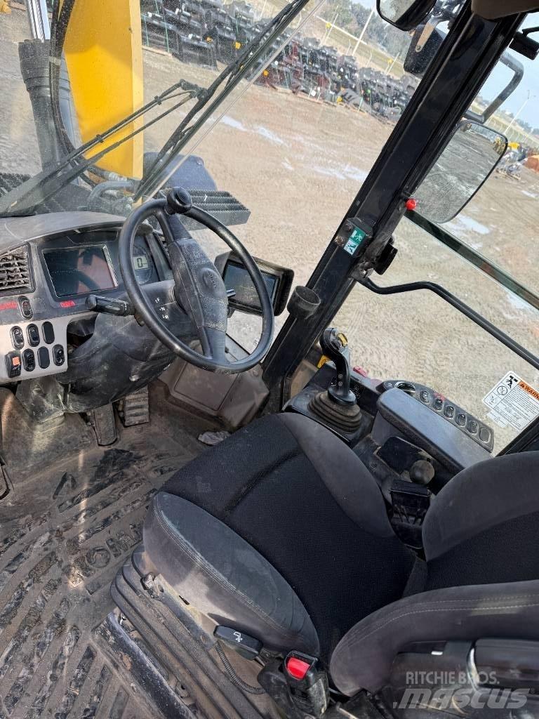 Komatsu WA320-8 轮式装载机