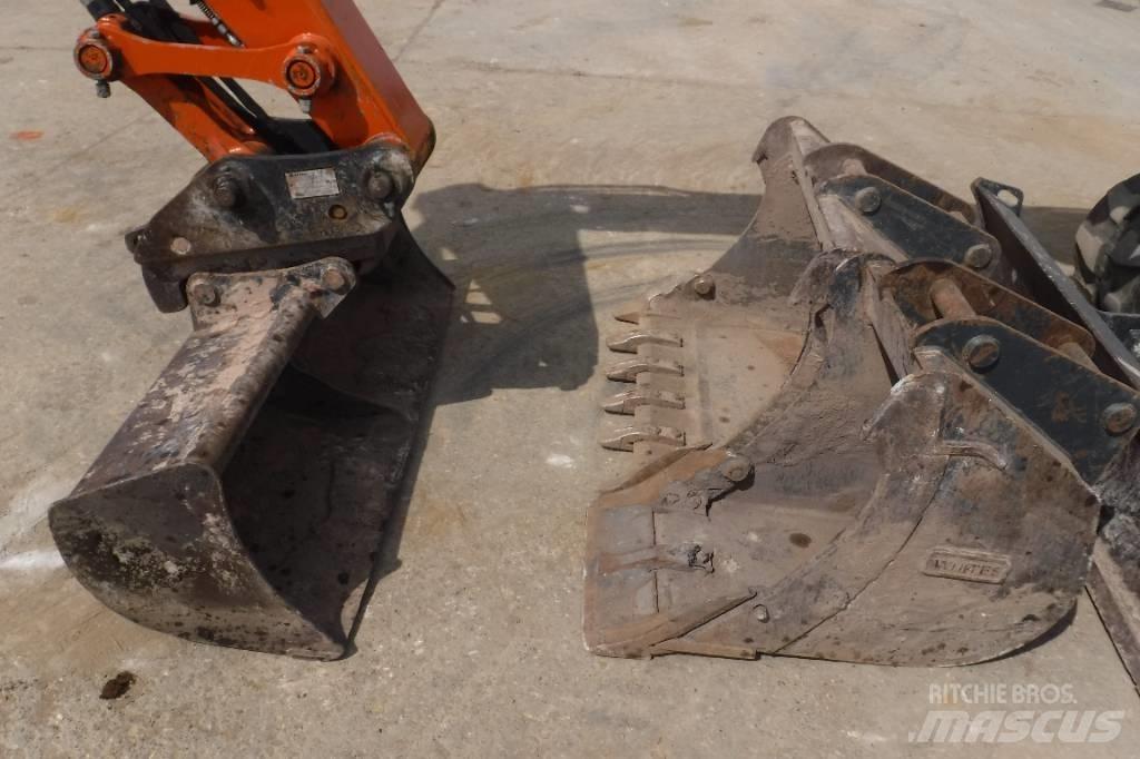 Hitachi ZX 85 US B-6 中型挖掘机