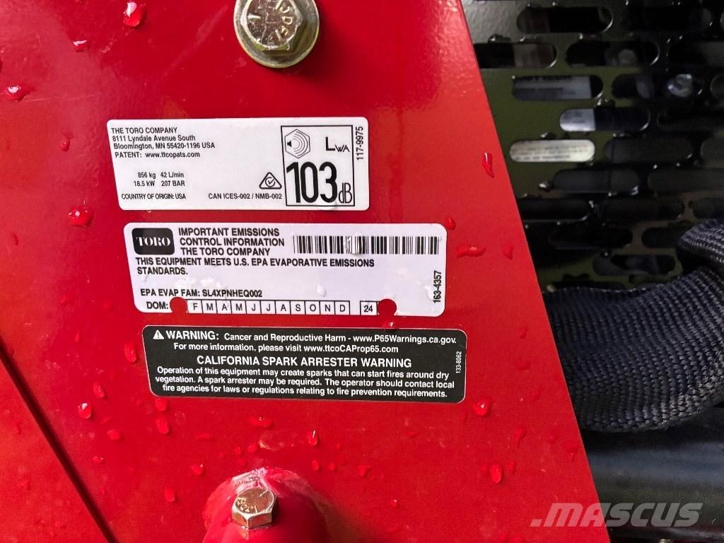 Toro TX427 滑移装载机