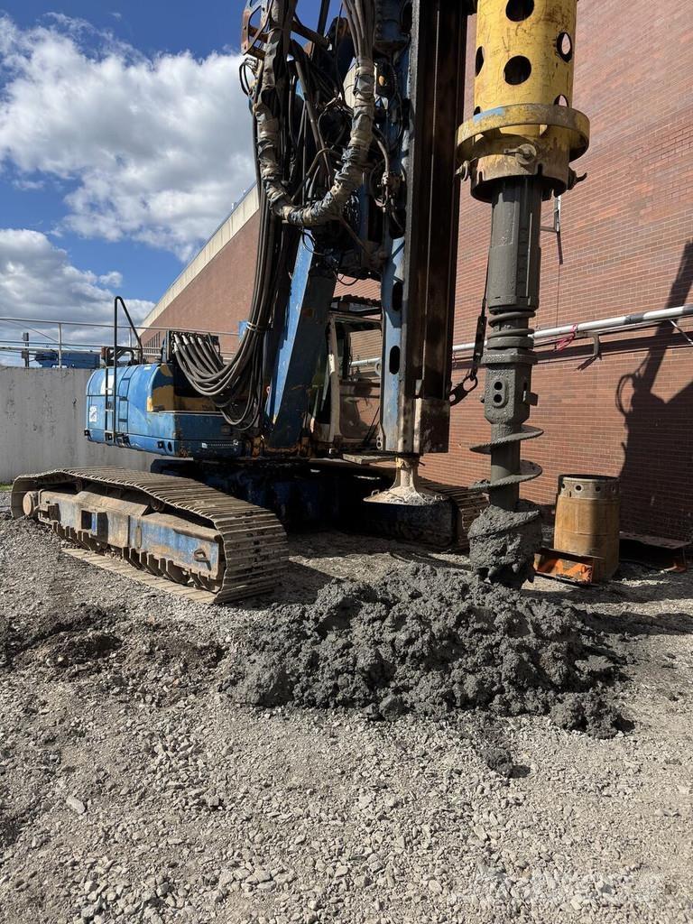 Bauer BG 15 H 工程钻机