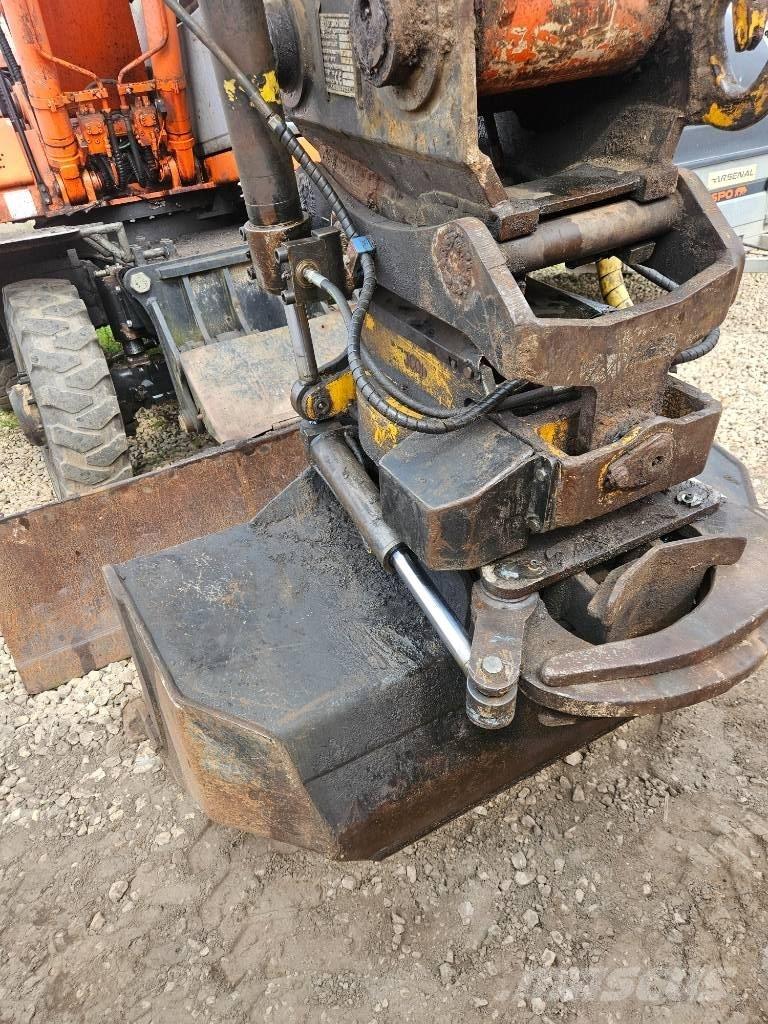 Fiat-Hitachi EX165W 轮式挖掘机
