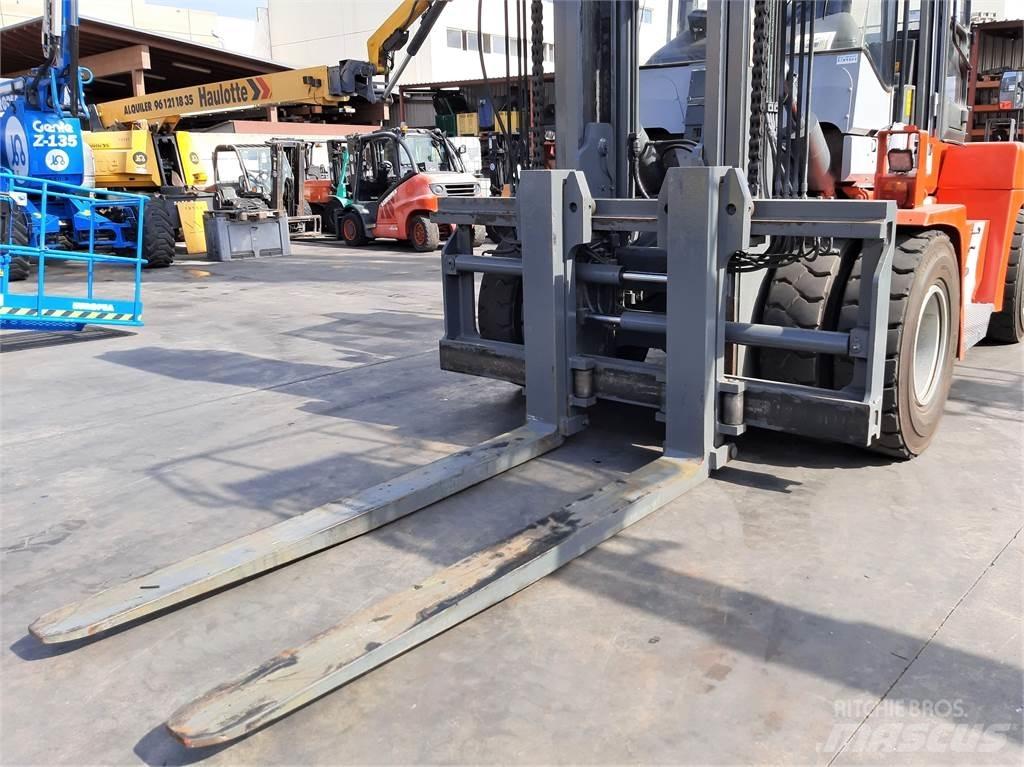 Kalmar DCE120 12 柴油叉车