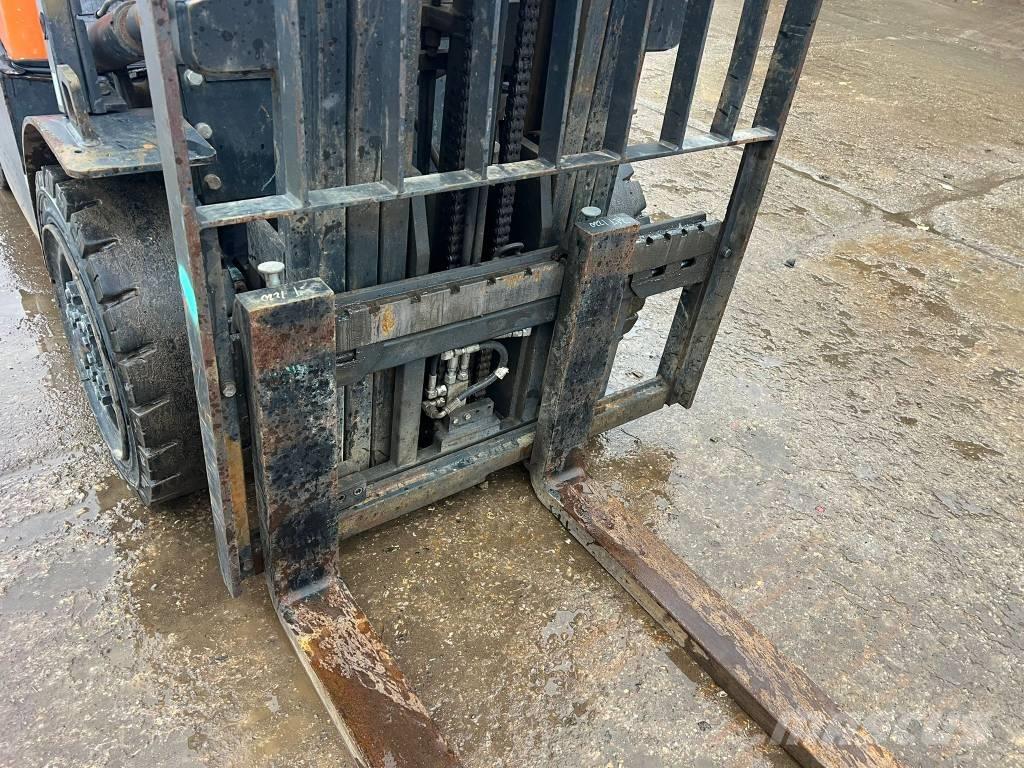 Doosan D 30 GP 柴油叉车