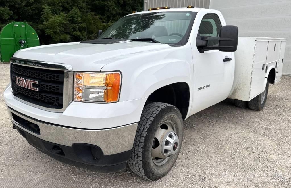 GMC Sierra 3500 HD 皮卡车