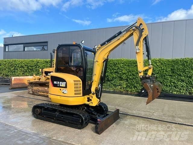 CAT 302.7 D CR 小型挖掘机