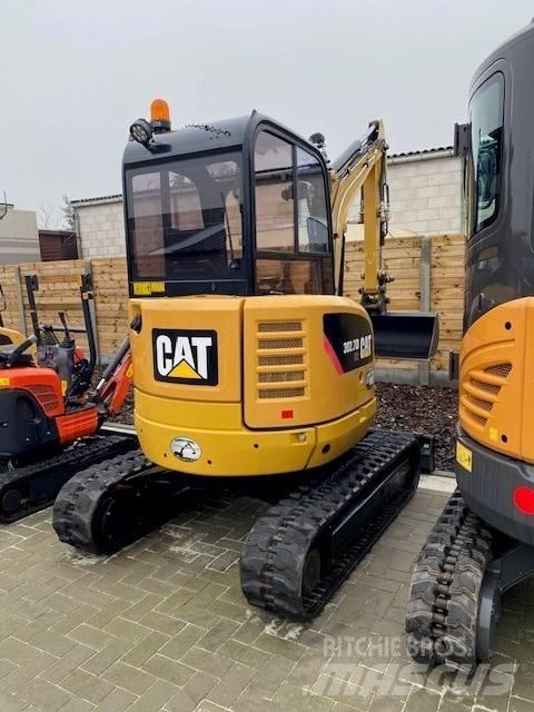 CAT 302.7 D CR 小型挖掘机