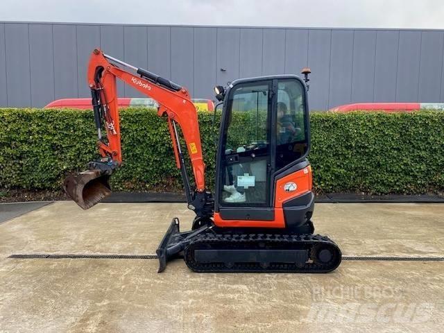 CAT 302.7 D CR 小型挖掘机