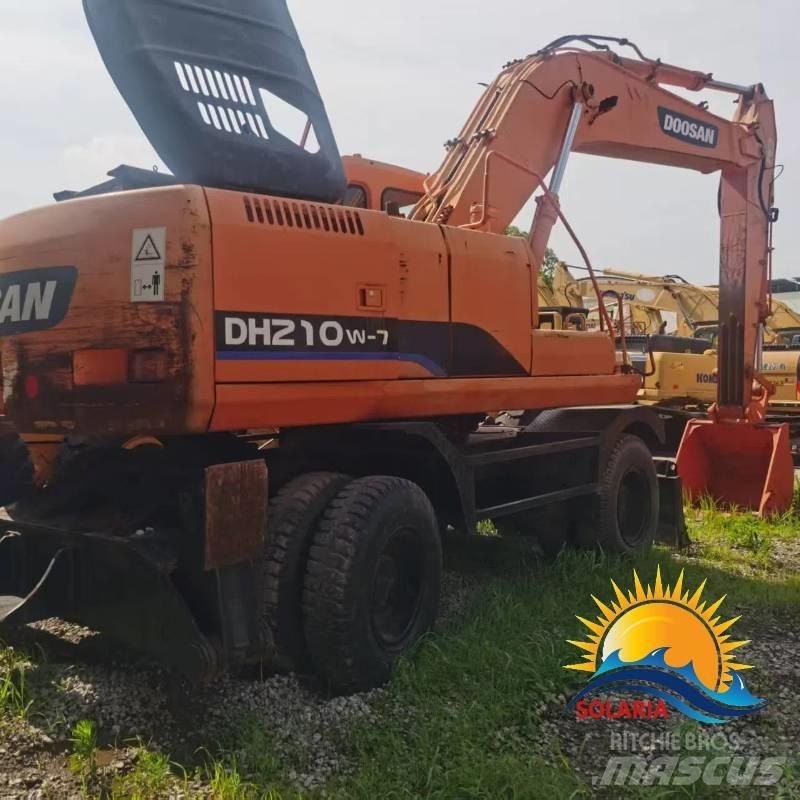 Doosan DH 210 W 轮式挖掘机