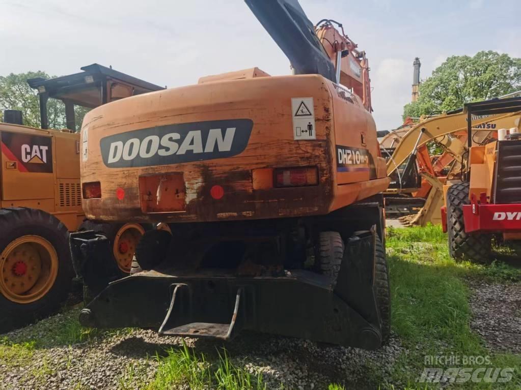 Doosan DH 210 W 轮式挖掘机