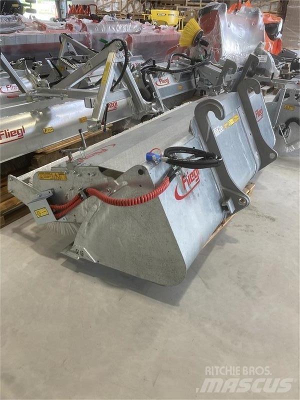 Fliegl Power Pro 260 扫地机